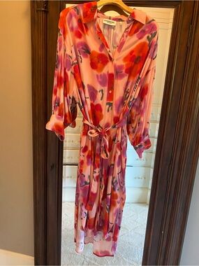 Essentiel Antwerp - Bright, Flowy, Shirtdress with detachable belt tie. Size 6